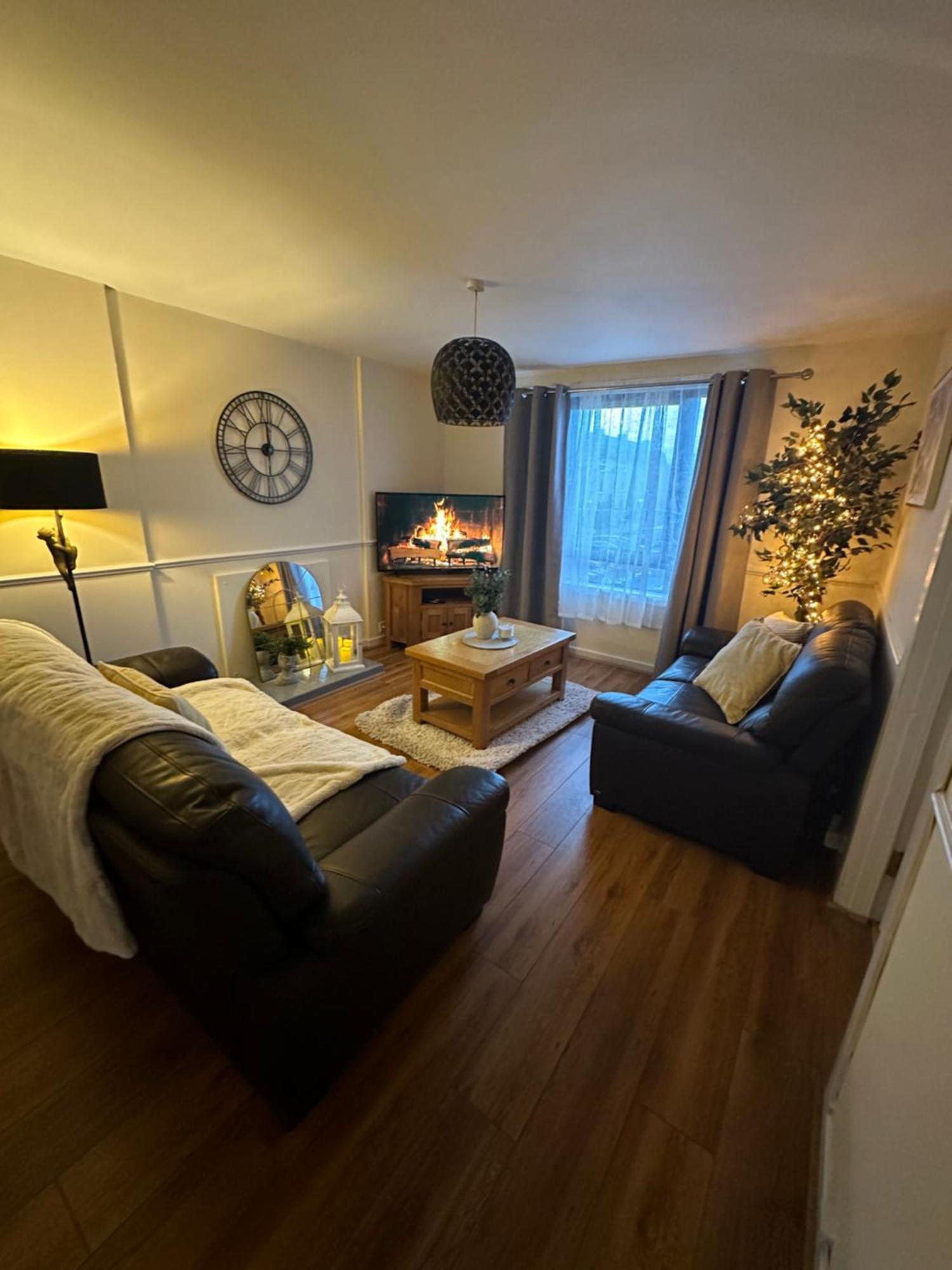 Spacious 3 Bedroom Flat Close To City Center Dalneigh Extérieur photo