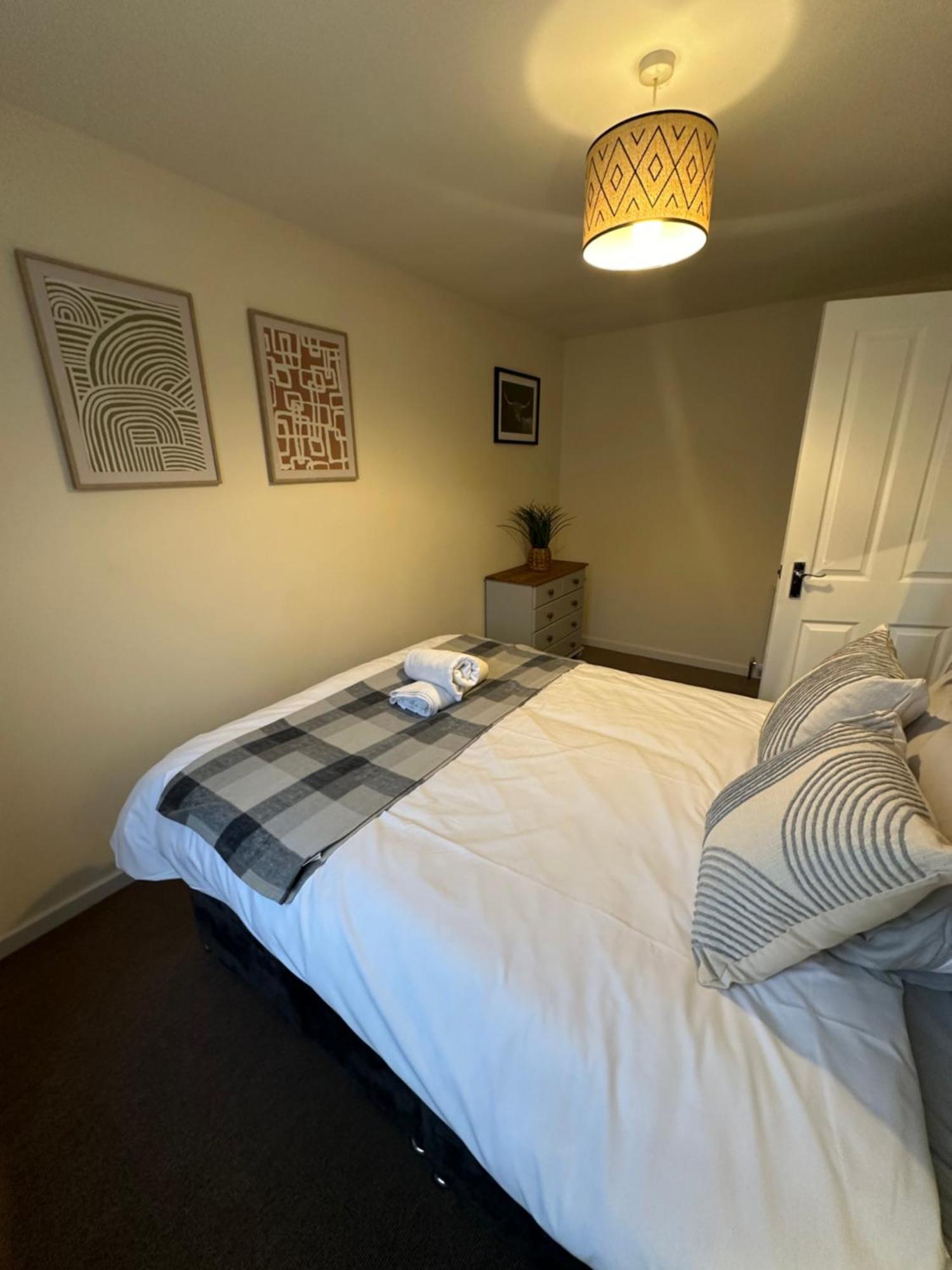 Spacious 3 Bedroom Flat Close To City Center Dalneigh Extérieur photo