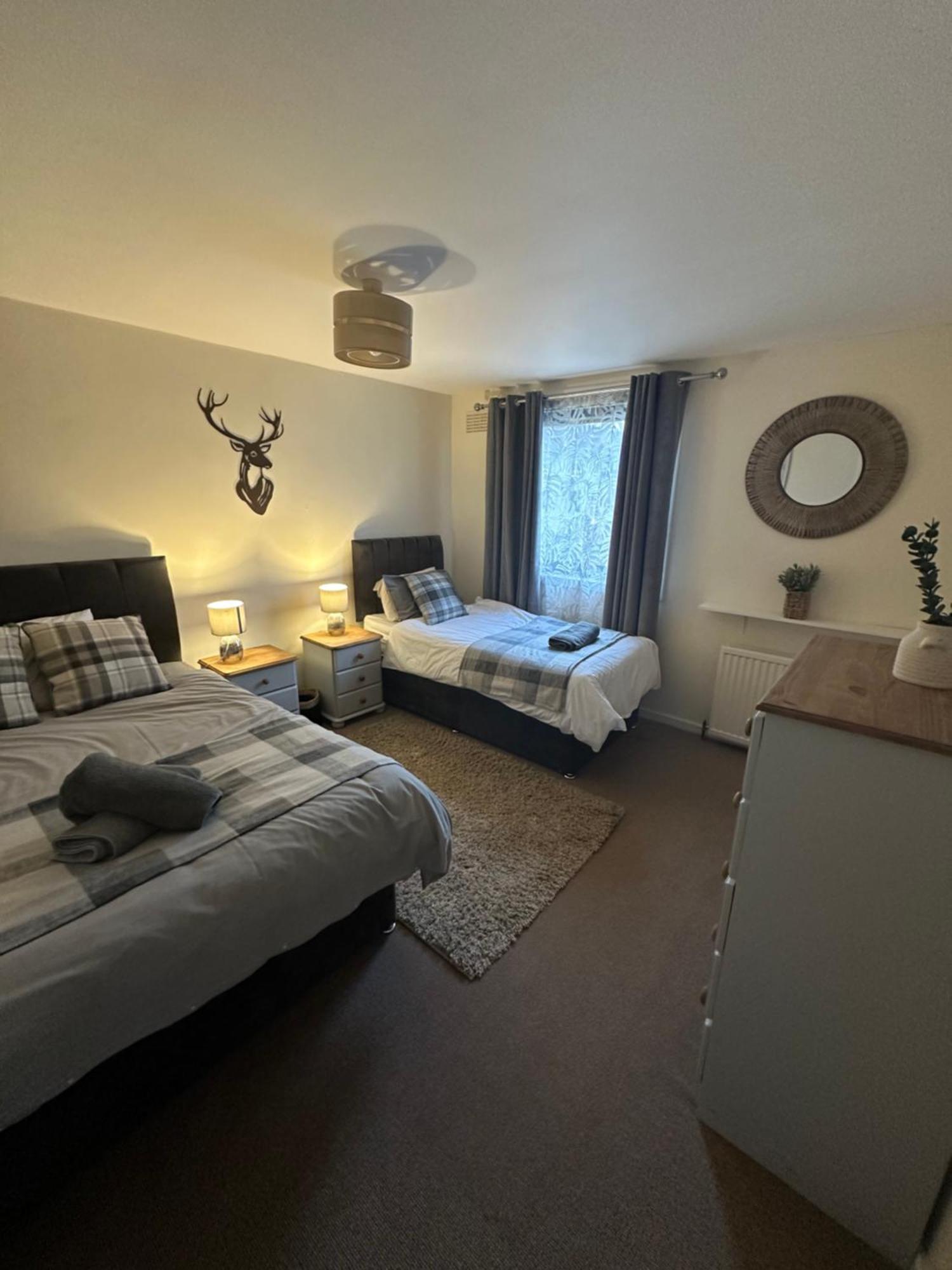 Spacious 3 Bedroom Flat Close To City Center Dalneigh Extérieur photo
