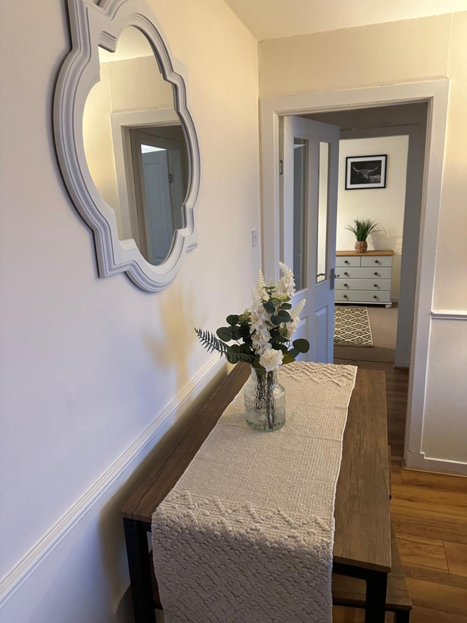 Spacious 3 Bedroom Flat Close To City Center Dalneigh Extérieur photo