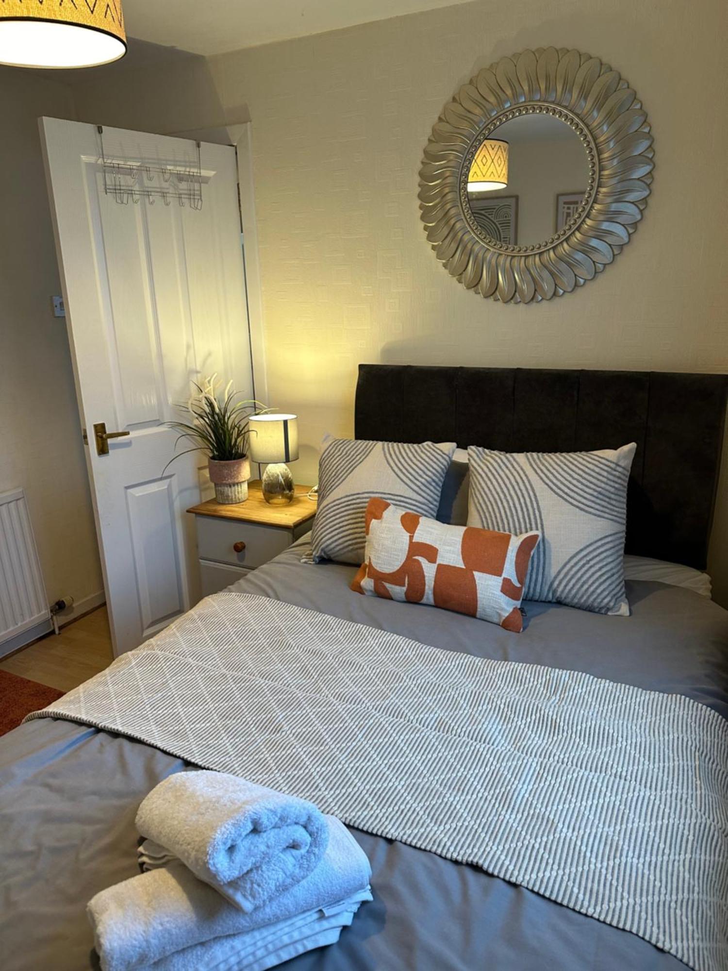 Spacious 3 Bedroom Flat Close To City Center Dalneigh Extérieur photo